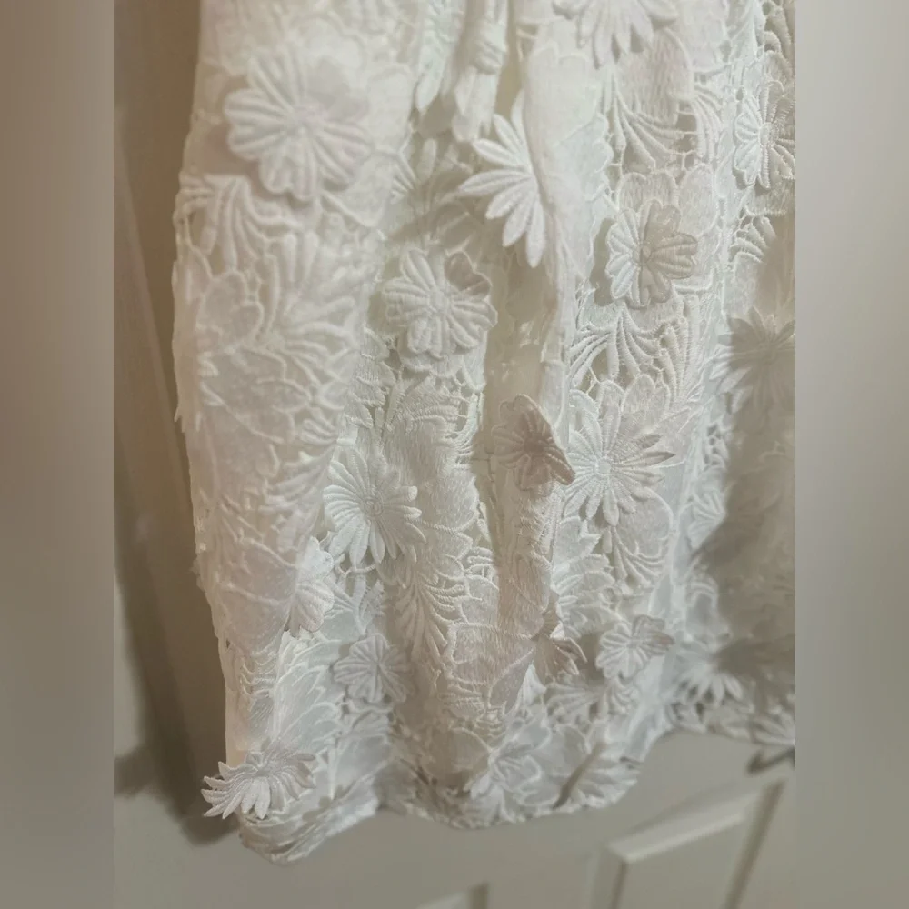 NWT Showpo Attilie Mini‎ Dress Sweetheart Bustier3D Floral Lined White. Size 8. - Picture 5 of 6